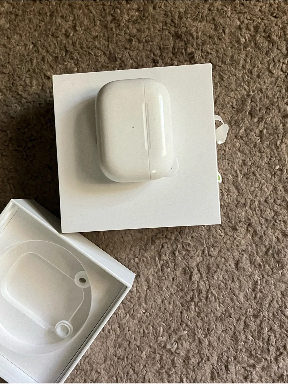 Apple AirPods Pro (White) Wireless Noise-Cancelling Earbuds